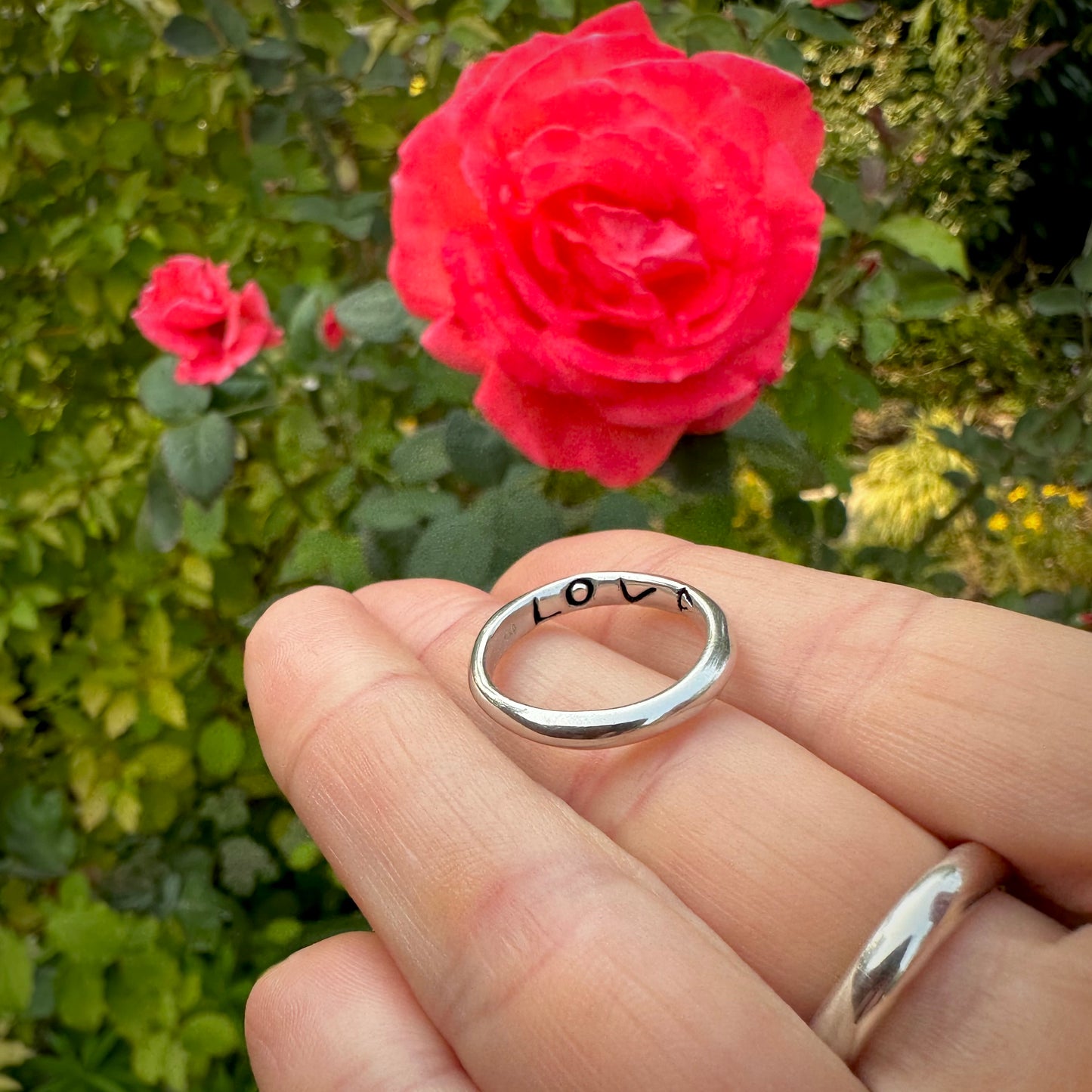 LOVE RING